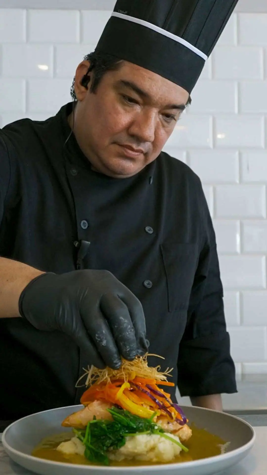 Chef Antonio Torreblanca encargado de las especialidades de los restaurentes del Hotel Star Palace Mazatlán