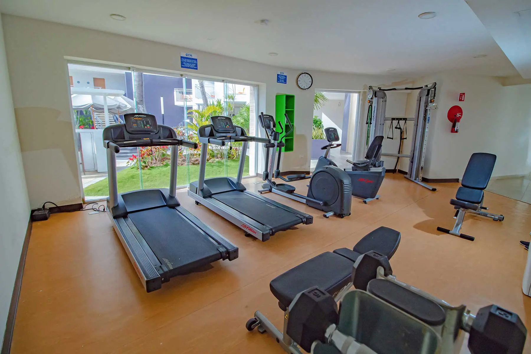 Gimnasio equipado con máquinas de ejercicio Hotel Star Palace Mazatlán